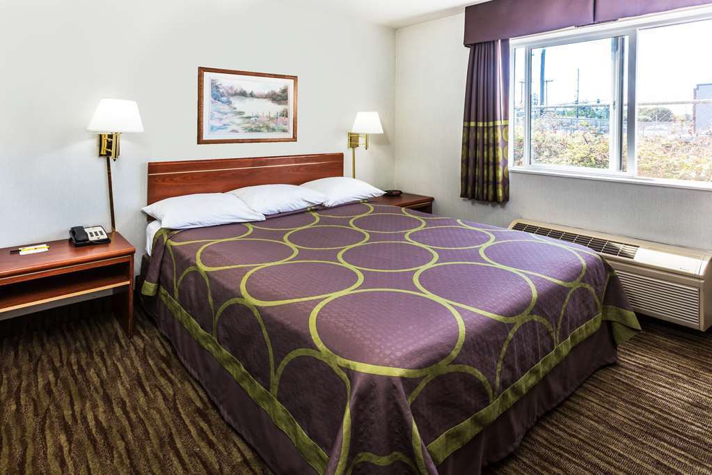 Отель Super 8 By Wyndham Gresham/Portland Area Or Номер фото