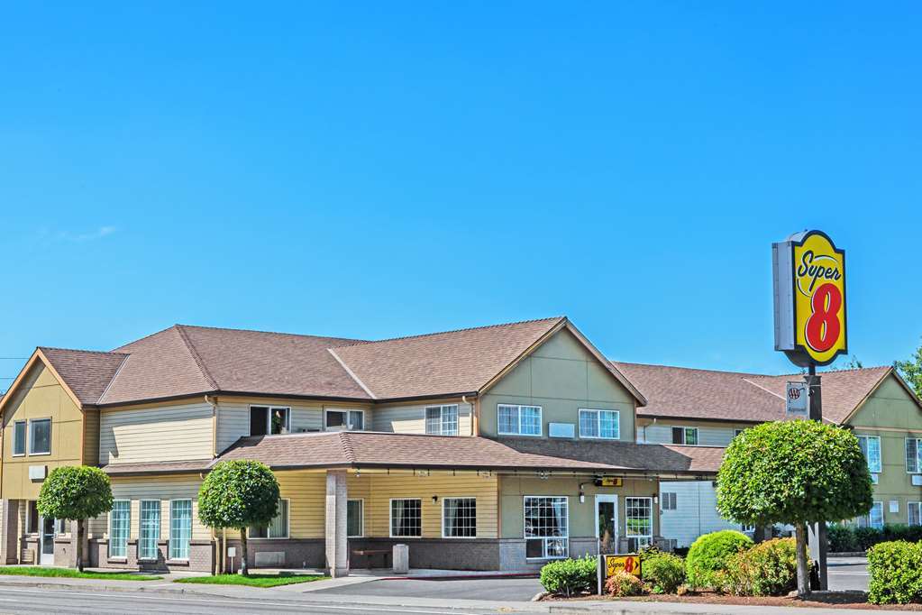 Отель Super 8 By Wyndham Gresham/Portland Area Or Экстерьер фото